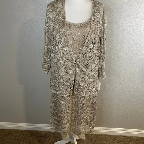 R & M Richards NWT 2 piece champagne sequined dress size 16WP - Picture 1 of 15
